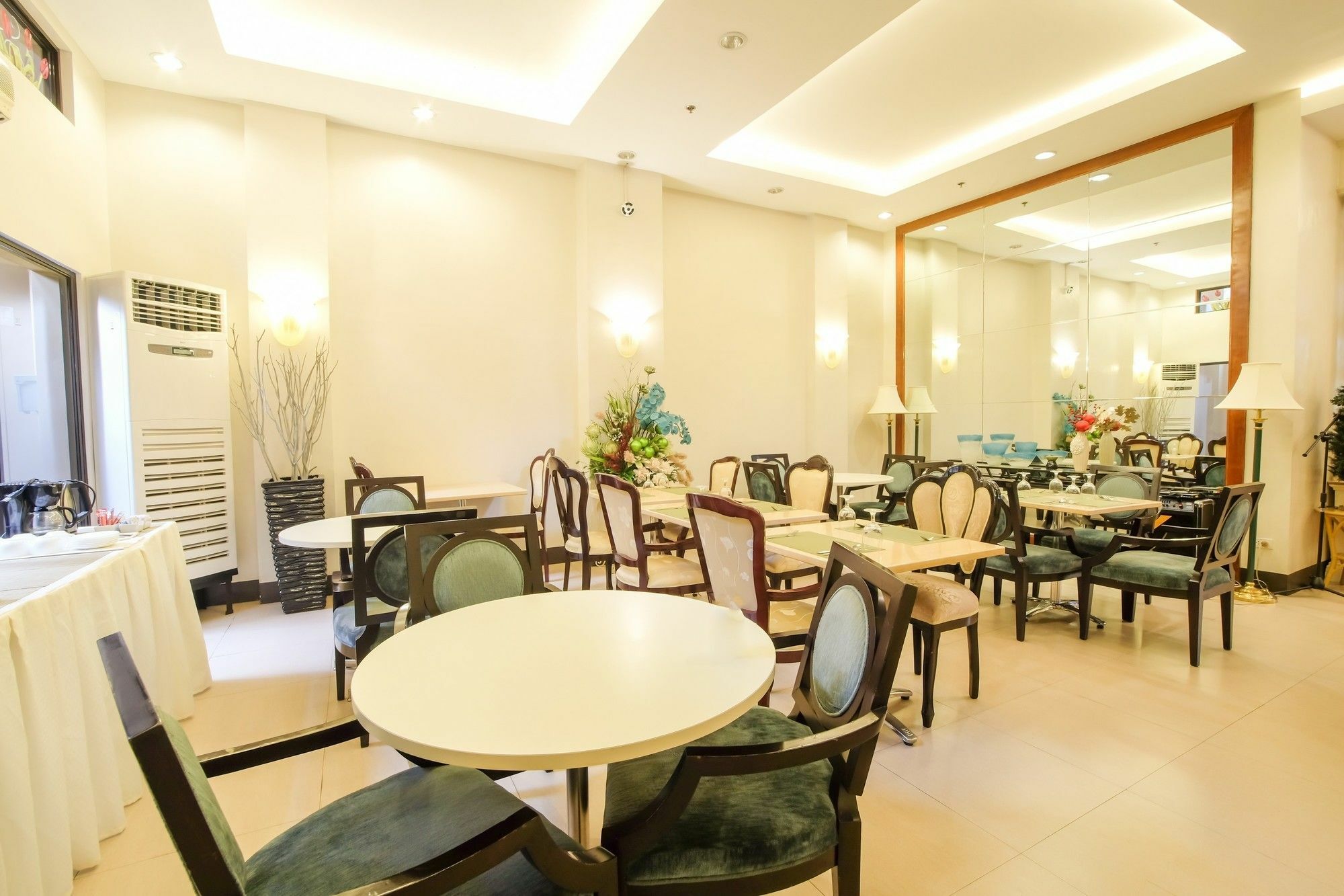 Zen Rooms Del Pilar Malate Manila Exterior foto